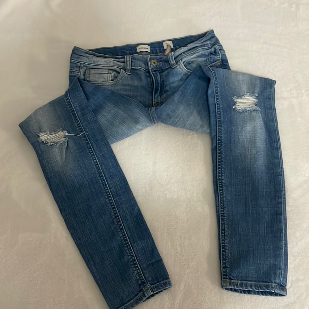 !!!NOT FOR SALE!!! Sneak Peak Size 26 Sexy Boyfriend Distressed Blue Jeans